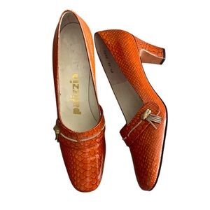Palizzio vintage 60’s mod rust/orange colored heels with gold embellishment